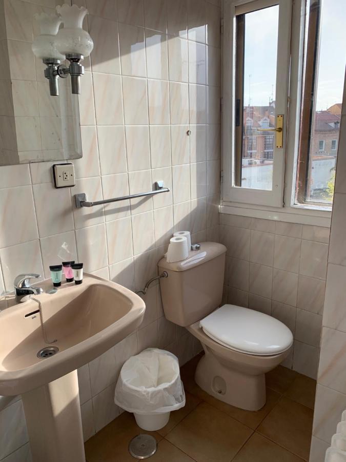 Hotel Y Restaurante Puerta De Aranda Aranda de Duero Eksteriør billede