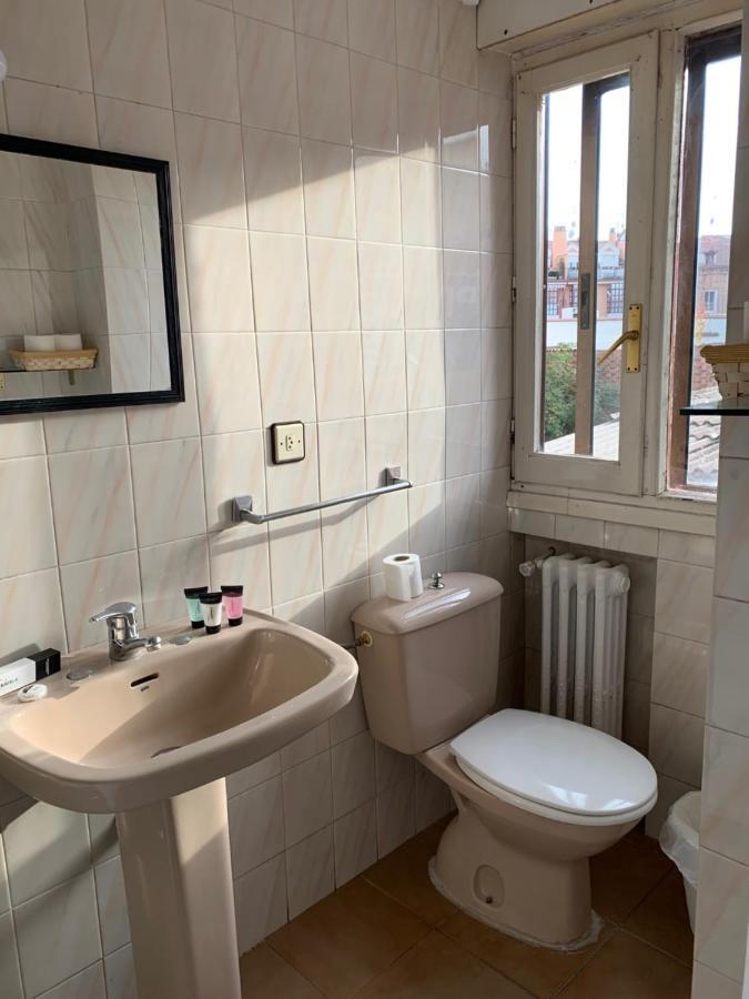 Hotel Y Restaurante Puerta De Aranda Aranda de Duero Eksteriør billede